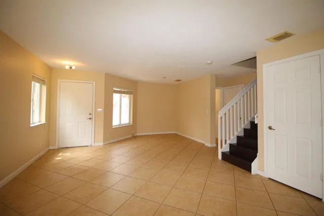  Residence photo 4