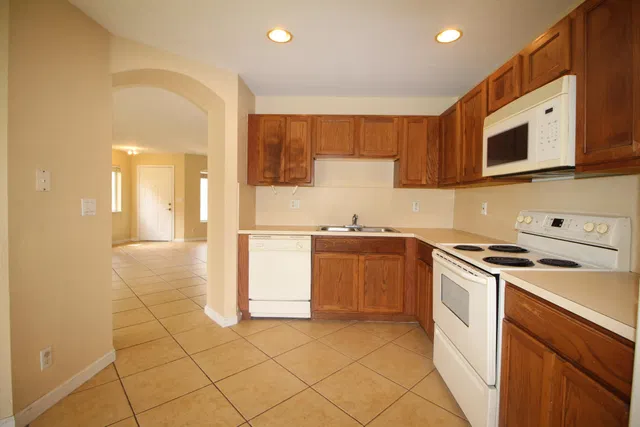  Residence photo 6