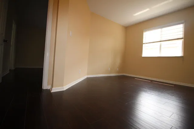  Residence photo 24