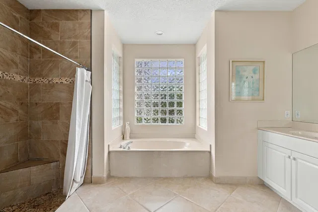  Residence photo 34