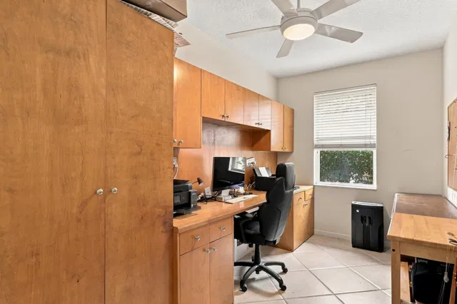  Residence photo 36