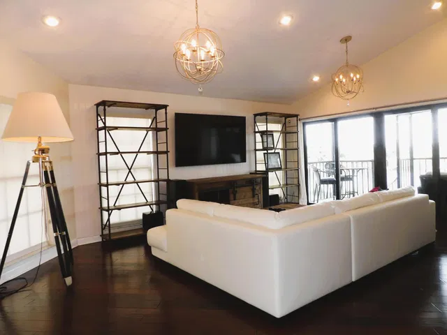  Residence photo 9