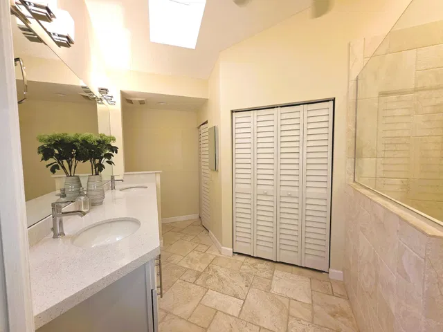  Residence photo 19
