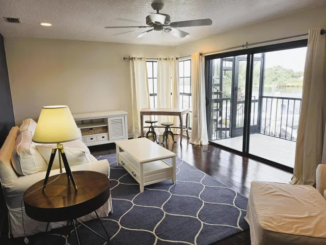 Residence photo 26