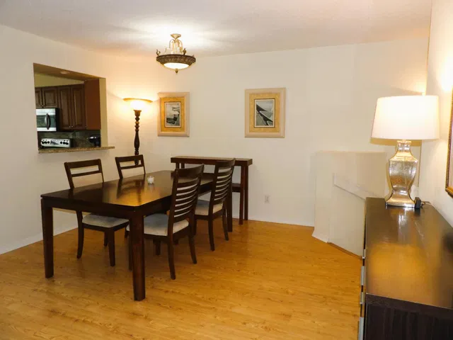 Residence photo 3