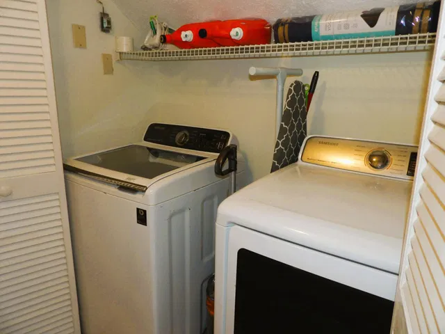 Residence photo 12