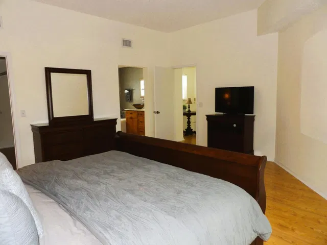 Residence photo 15