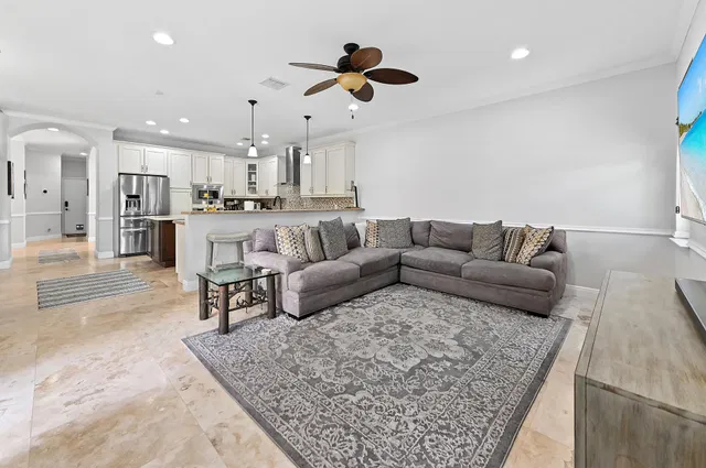 Residence photo 6