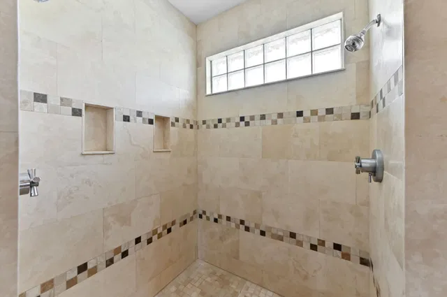 Residence photo 24