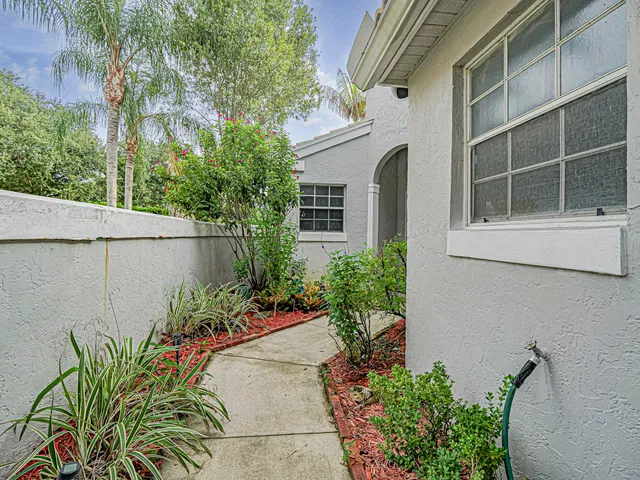  Residence photo 5