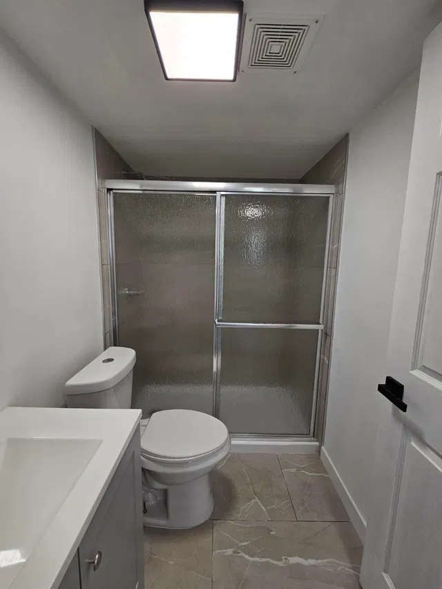  Unit 305 photo 8