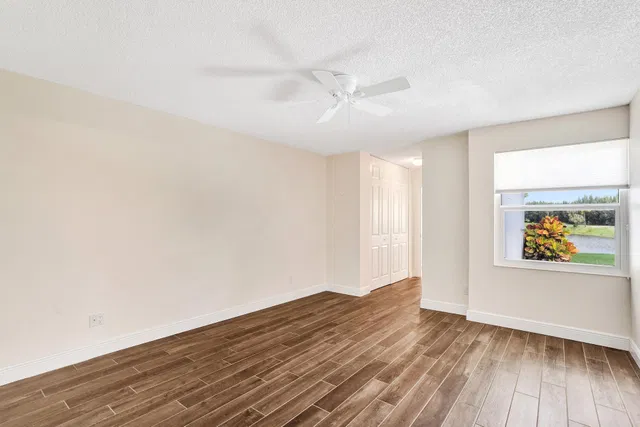 Residence photo 20