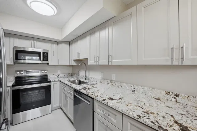  Residence photo 5