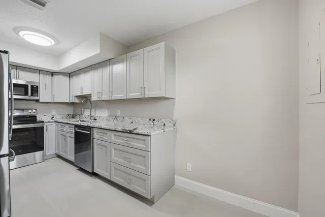  Residence photo 6