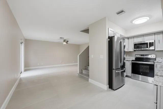  Residence photo 7