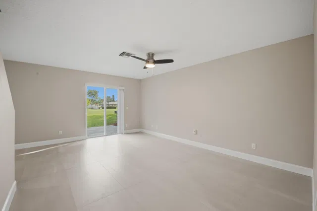  Residence photo 12