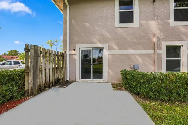  Residence photo 24