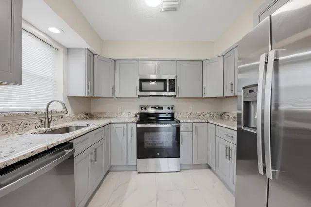Residence photo 4