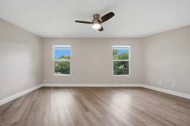 Residence photo 16