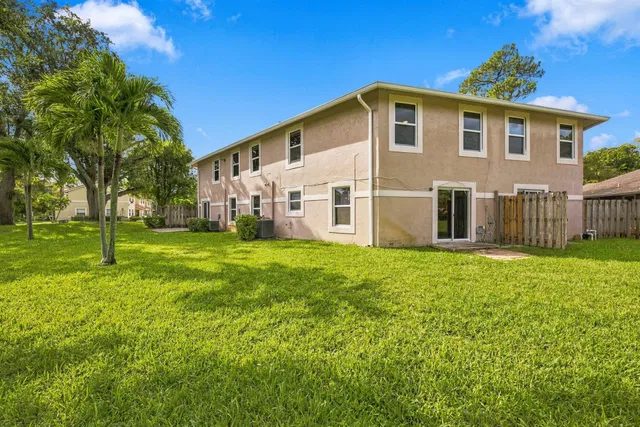 Residence photo 24