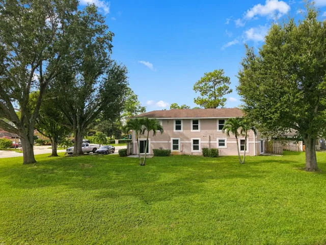 Residence photo 26