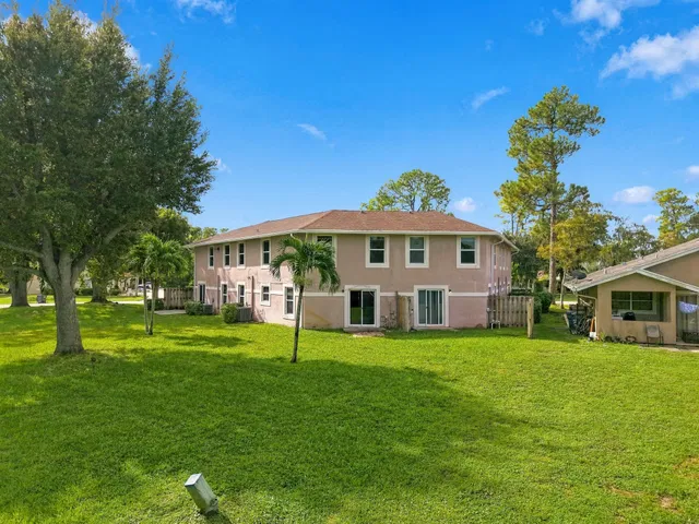 Residence photo 29