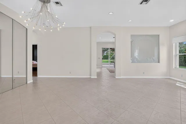 Residence photo 8