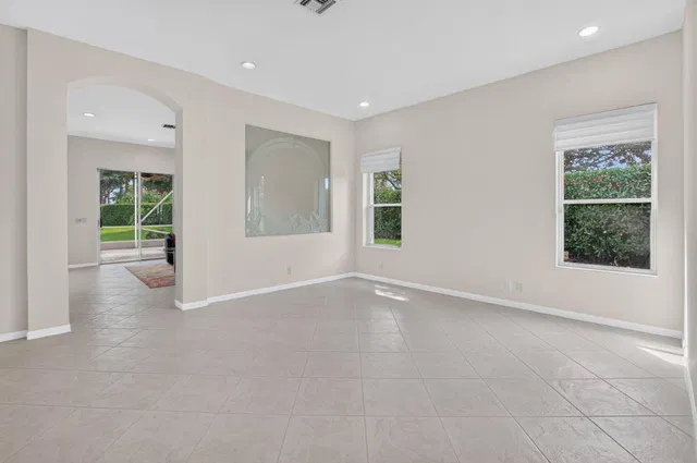Residence photo 9