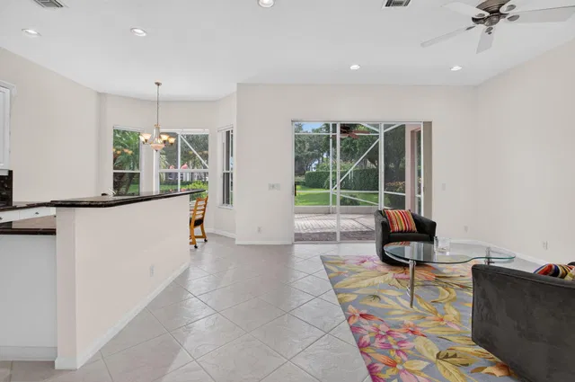 Residence photo 22