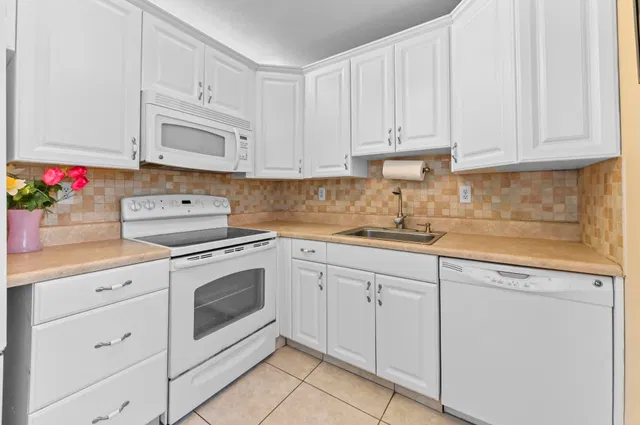 Residence photo 6