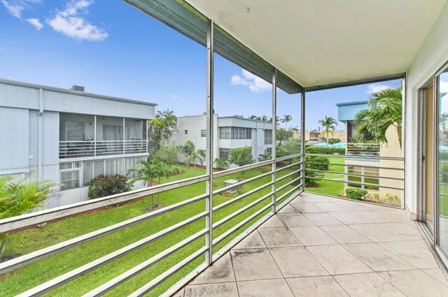 Residence photo 16