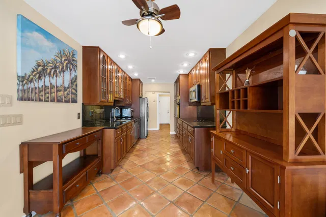 Residence photo 5