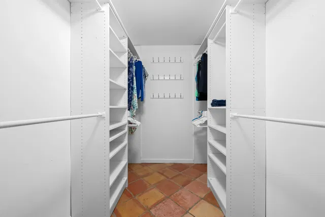 Residence photo 17