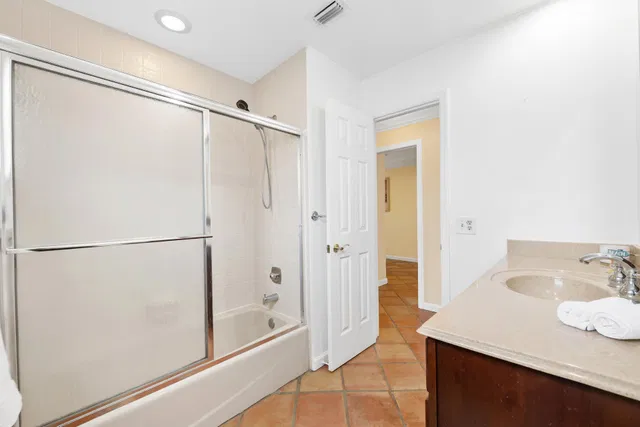 Residence photo 24