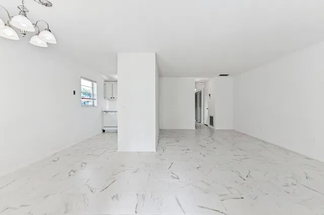 Unit 17-1710 photo 4