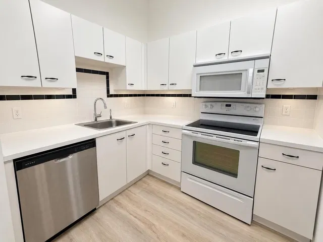  Unit F photo 6