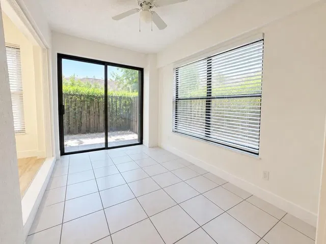 Unit F photo 9