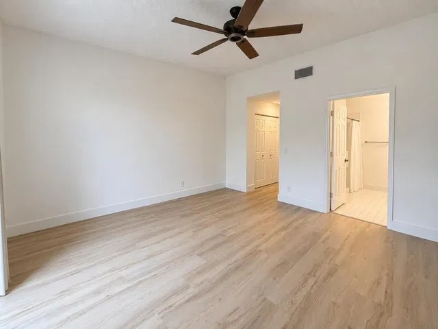  Unit F photo 11