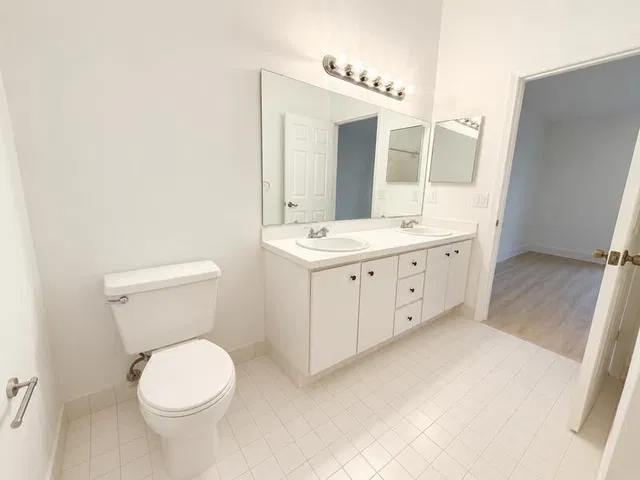  Unit F photo 13