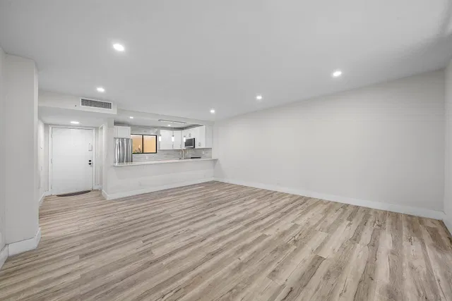 Unit 105 photo 6