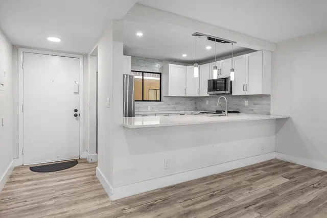 Unit 105 photo 17