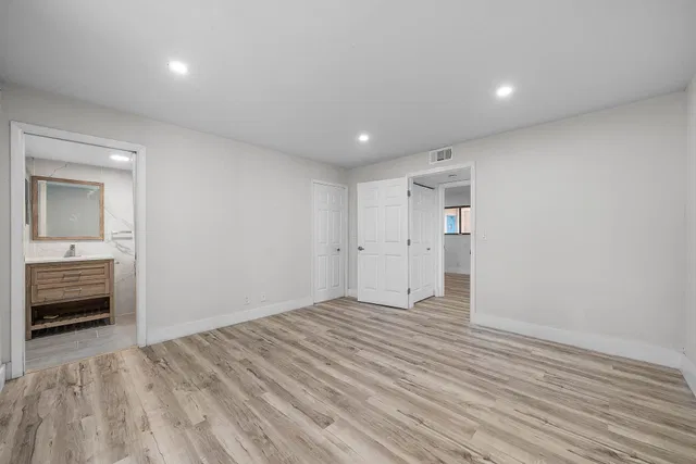 Unit 105 photo 22
