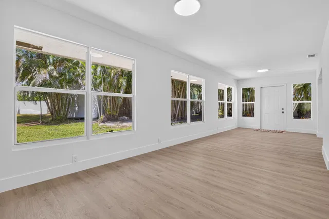Residence photo 11