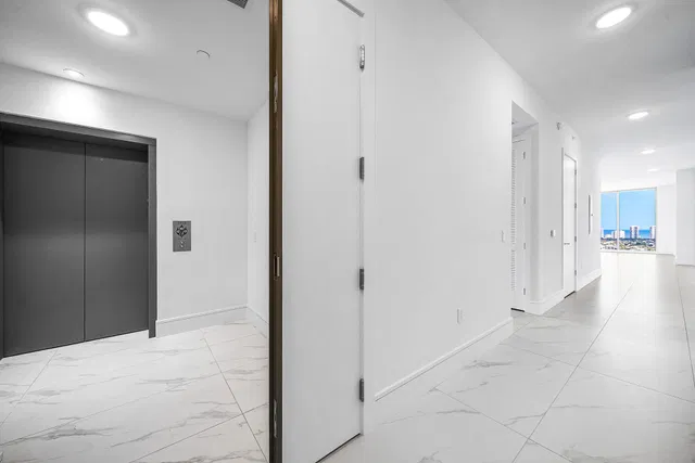 Nautilus 220 Unit 2202 photo 5