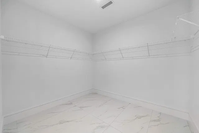 Nautilus 220 Unit 2202 photo 22