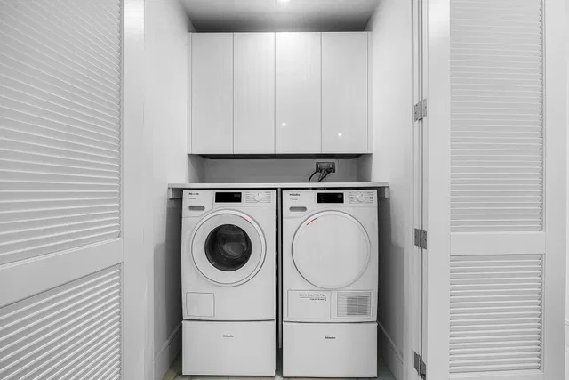 Nautilus 220 Unit 2202 photo 25