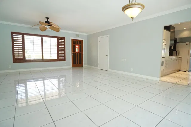 Palm Beach Shores Residence photo 6