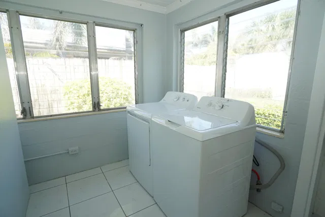 Palm Beach Shores Residence photo 13