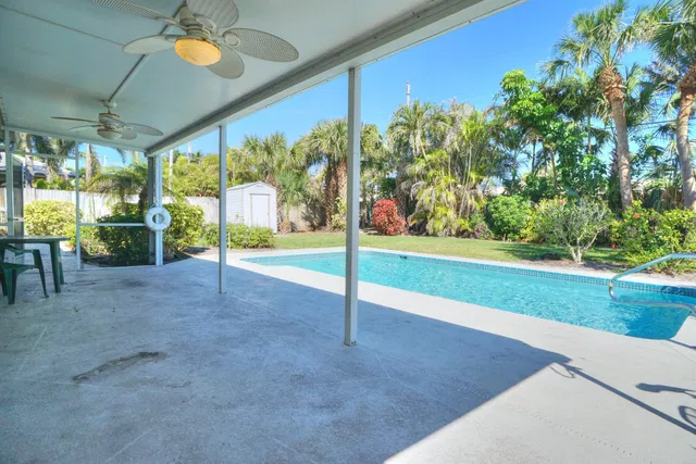 Palm Beach Shores Residence photo 14