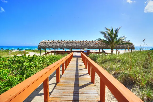 Palm Beach Shores Residence photo 18